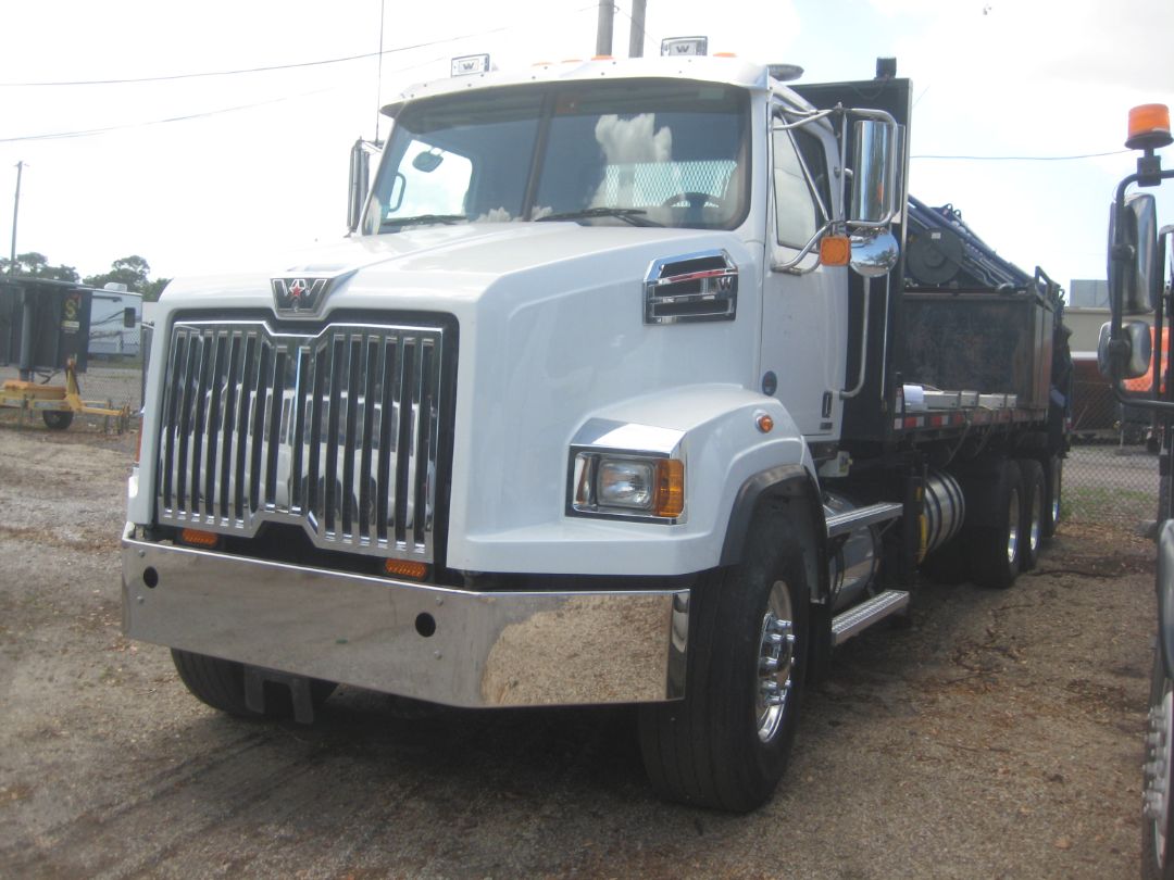 2019 WESTERN STAR 4700 SB